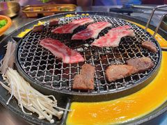 猪五花肉-釜山火炉·海鲜烤肉(紫藤路店)