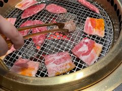 -铭牛烧肉·和牛海鲜自助(高新月牙湖店)