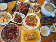 -隔壁老王·家常云南菜(花巷店)