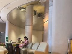 -涨巢·潮玩水疗局