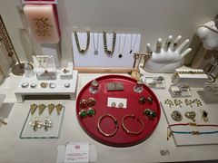 -LADY FAFA(巨鹿路陕西南路路口店)