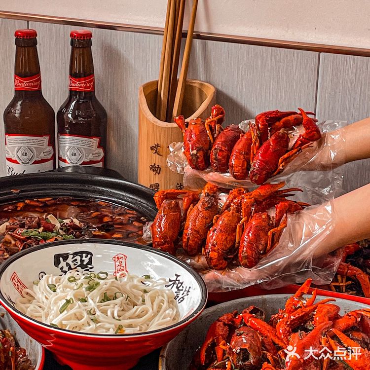 哎呦喂‼️又到了炫小龙虾的季节啦🦞