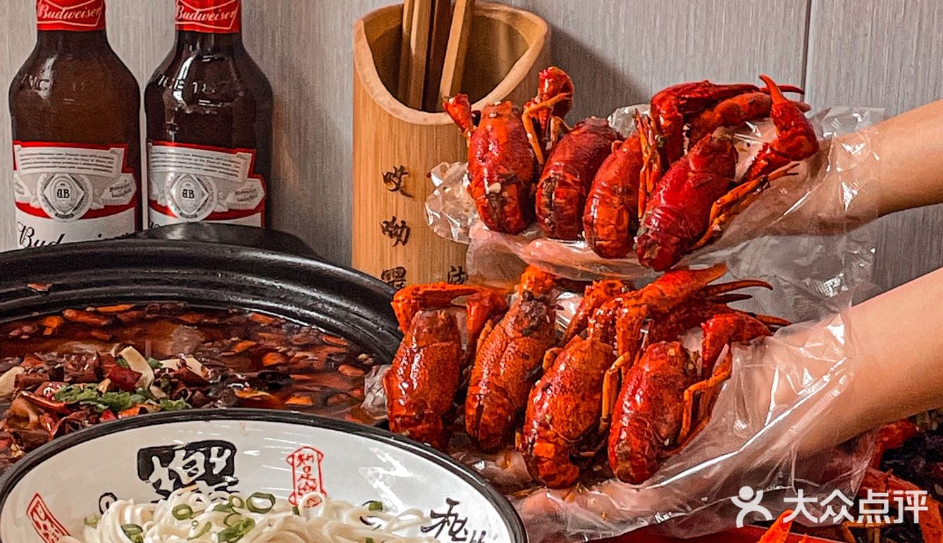 哎呦喂‼️又到了炫小龙虾的季节啦🦞