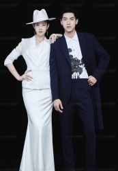 -雪中彩影婚纱摄影·微光艺术中心