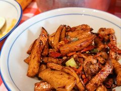 腊肥肠炒杏鲍菇-荆九爷爆炒桥头三嫩(浙大店)