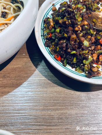 金地里面很多餐厅轮换，云海肴是一直都在的那个