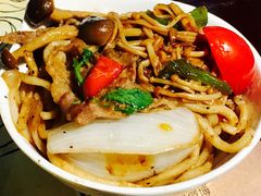 黑椒肥牛焖面-HIHE Bistro·Oyster Bar(华熙live店)