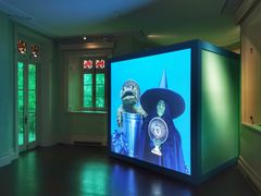 -Nathalie Djurberg与Hans Berg“牛皮纸包裹的月亮”-Prada荣宅当季展览