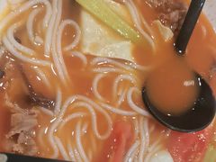 -蒙自源米线大王(东站店)