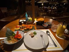 -三亚艾迪逊酒店·海滩烧烤 BARBACOA·现场乐队·浪漫晚餐·烧烤海鲜