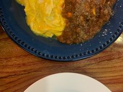 红烩牛肉蛋包饭-羽深肉铺 Steak & Wine