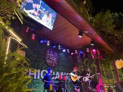 -拾光音乐餐酒吧(告庄星光夜市店)