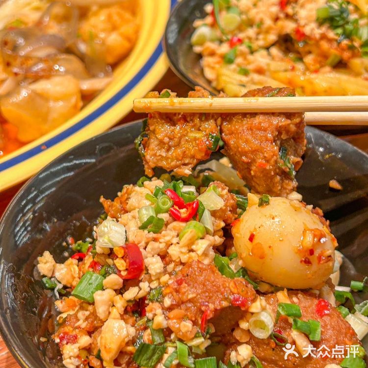 杭州滨江新开的这家东北烧烤店，真的是太火爆了！