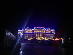 -布尔津河堤夜市