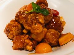 椰果菠萝咕噜肉-闻见中国海南菜(K11店)
