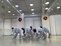 -深舞形体民族舞蹈工作室