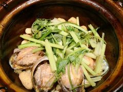 砂锅焗鲜鲍鱼-香山家宴