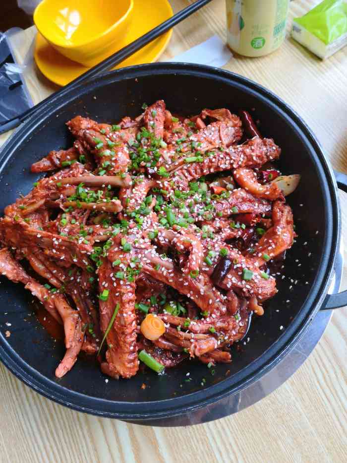 丫恋锅鸭爪爪(财大店)-"就在学校附近很方便,价格对于学生来说稍微.