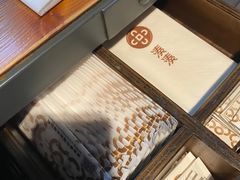 -湊湊火锅·茶憩(南京东路悦荟店)