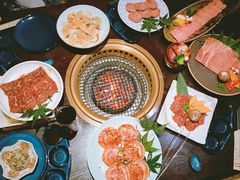 -山川小町·极番烧肉(新地假日广场店)