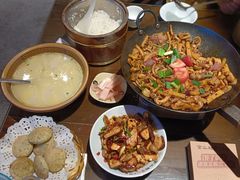 -富正毅三下锅·湘西韵味(天门山索道店)