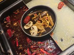-老牌坊云南鱼豆花火锅(哈西万达店)