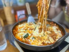 -亲昵春川鸡排(韩国美食街店)