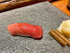 金枪鱼中腹手握-鮨鳳