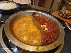 -沸炉重庆老火锅(军事博物馆店)