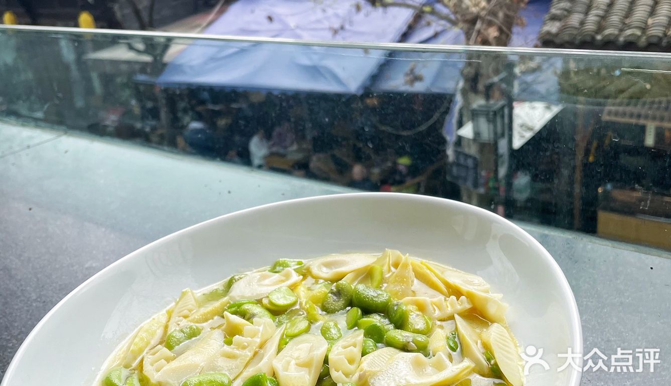 吃下一切代表春天的食物，证明成都的春来过