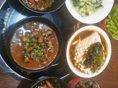 -虾弄弄海派小龙虾·牛羊蝎子火锅