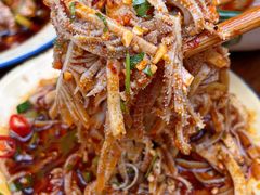 -拈签一笑黄牛肉辣卤串串