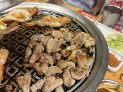 -臻牛烤肉
