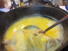 -鲜入围煮花胶鸡海鲜火锅