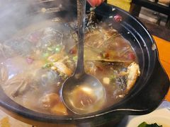 -临江餐馆二楼美食部落