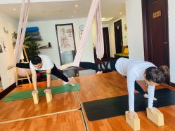 -Yvon yoga 瑜伽·精准体态管理中心