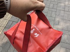 -红宝石·鲜奶小方·海派西点房(万航店)