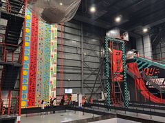 -极限PLAY运动娱乐新世界·团建派对潮玩休闲馆·室内蹦极高空游乐园