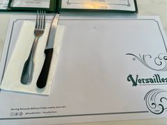 餐具摆设-Versailles Restaurant Cuban Cuisine