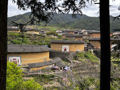 -初溪土楼群