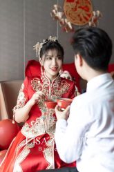点击看大图 -Renee芮亦婚纱