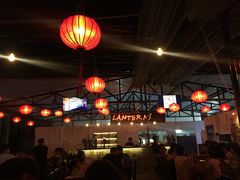 餐具摆设-Lanterns Vietnamese Restaurant
