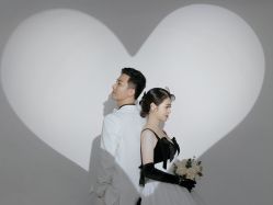 点击看大图 -挪娅婚纱摄影皇家会所