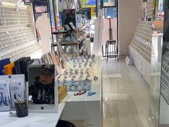 -诺柯视眼镜-蔡司依视路官方工厂店(淞南一店)