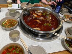 -肖肖酸萝卜鱼火锅(总店)