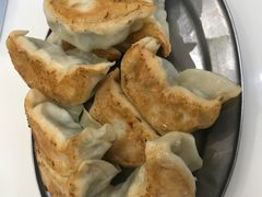 香煎鲜肉韭菜饺-芬芳甜品(体育东横街店)