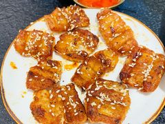 -何妹湿辣牛肉·粤式烧烤砂煲(桂雅路店)