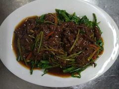 芥蓝炒牛肉-潮园美食餐厅(张槎店)