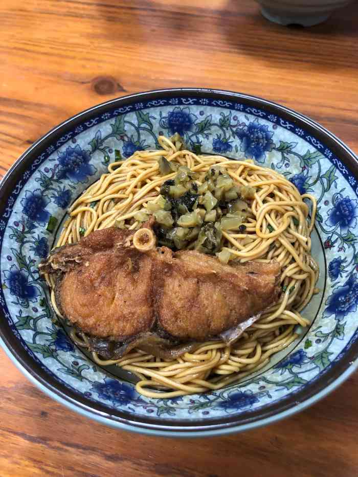 王大妈面馆-"南浔景区内的一家面馆人超级多 恰好有人.