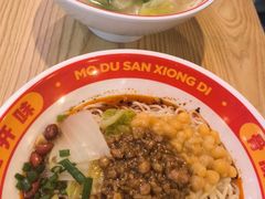 -魔都三兄弟酸辣粉·蘸卤炸串(虹桥万科店)